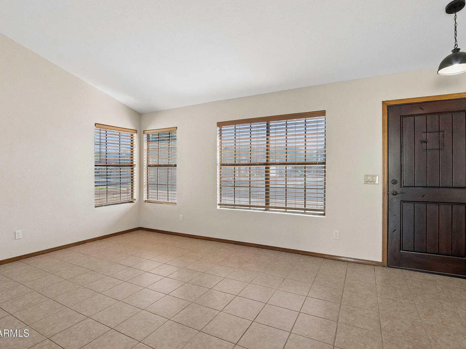 4 bed, 3.0 bath, 1715 sqft, $2,685 — Photo 4
