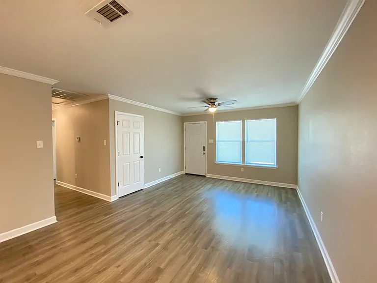 8821 Winston Dr — Photo 5