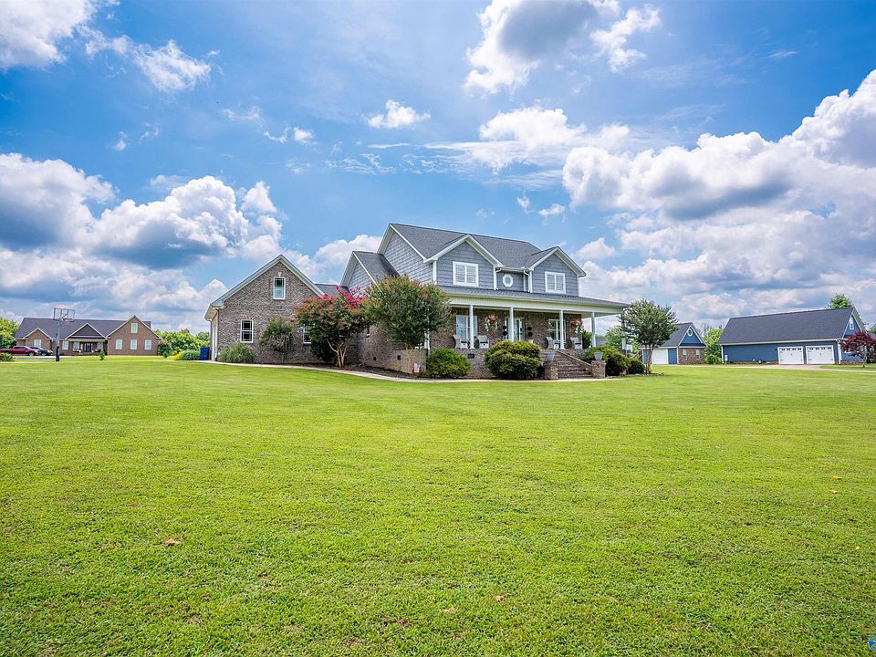 1st image of 34 Ivy Ln