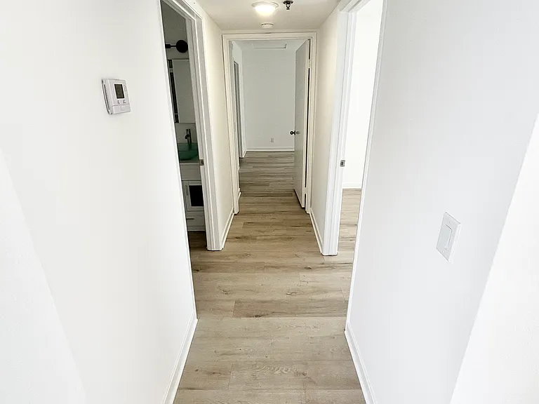 555 Oak St #301 — Photo 6