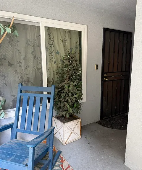 120 Alamitos Ave #8 — Photo 2