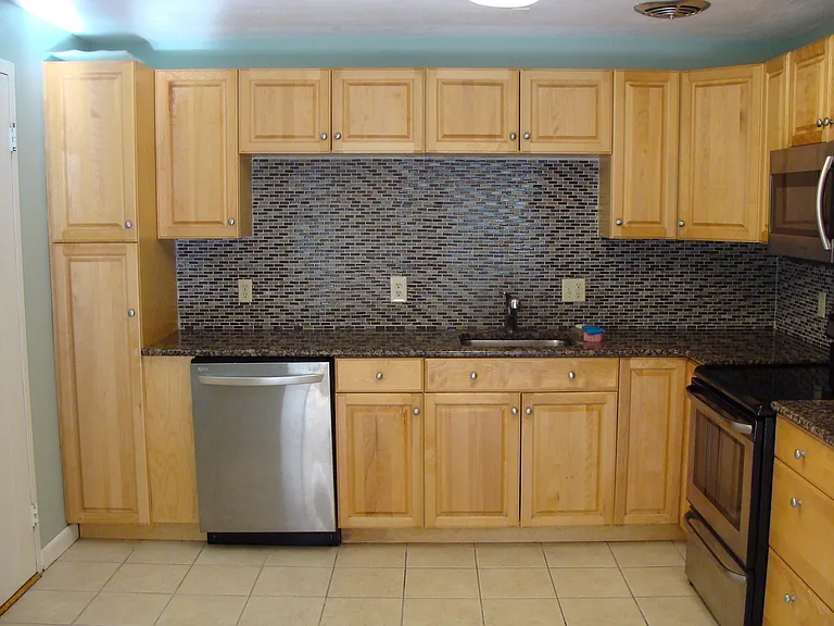 205 Kent St #18 — Photo 11