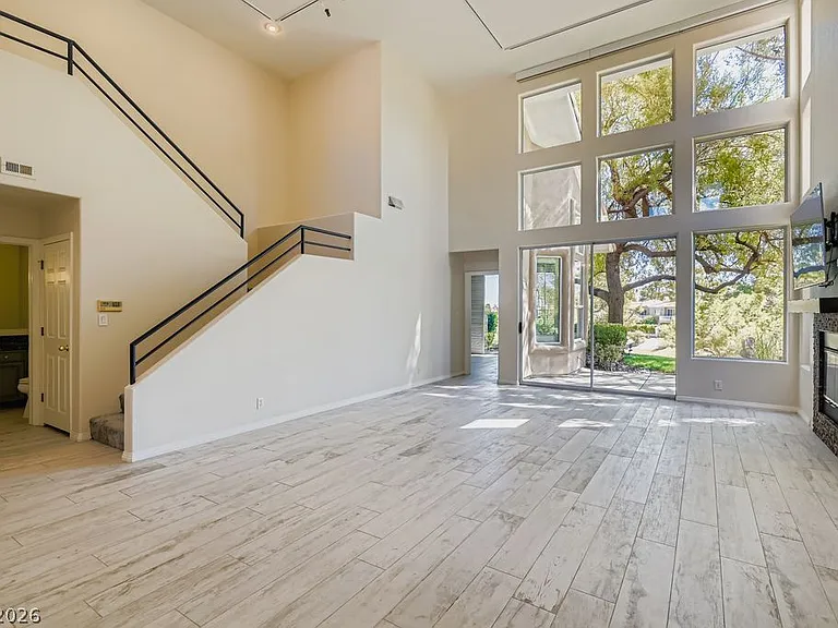 5016 Mount Pleasant Ln — Photo 2