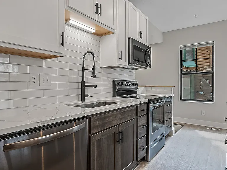 2413 1st Ave S #103 — Photo 18