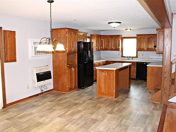4th image of 1633 Wingfield Church Rd