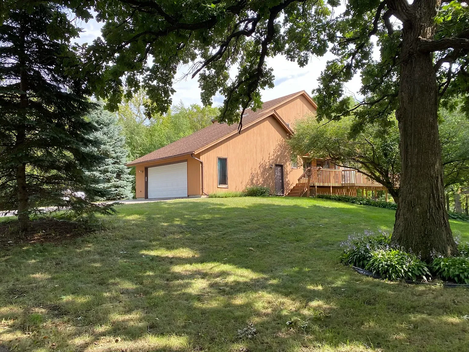 4 bed, 4210 sqft, $4,200 — Photo 3