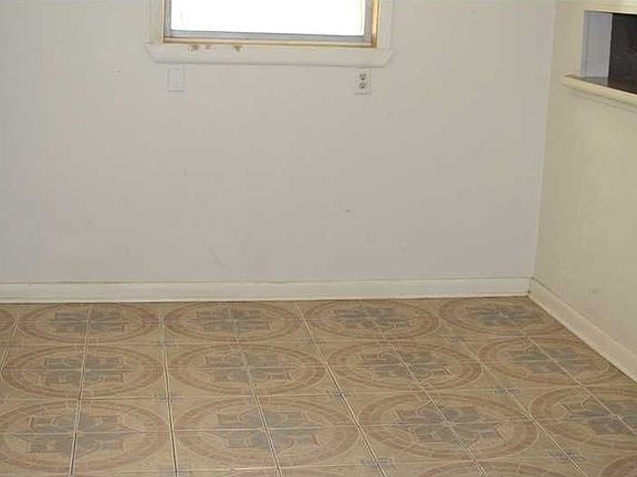 2nd image of 6220 Stratford Pl