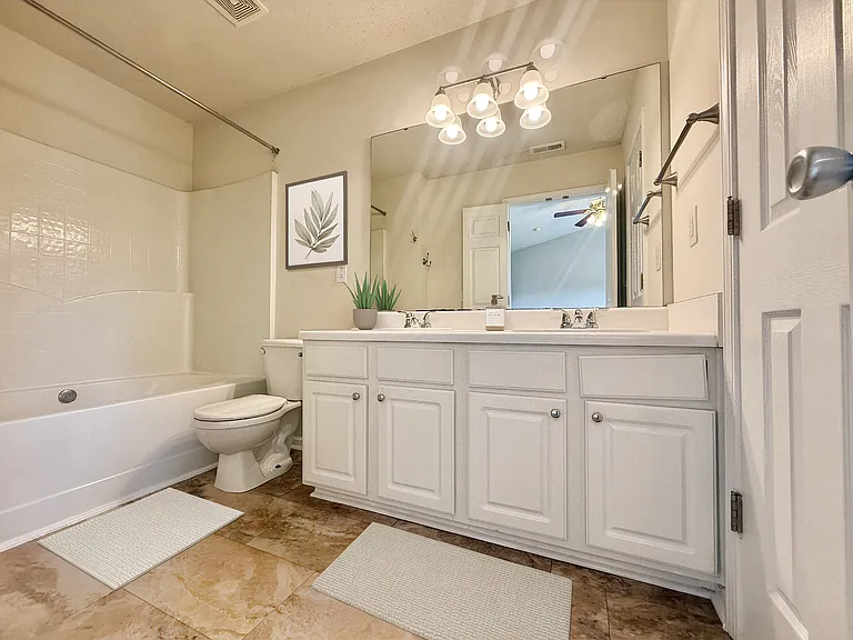 600 Canyon Lake Cir — Photo 17