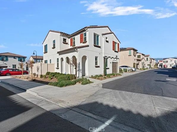 1934 S Apple Tree Way, San Bernardino, CA 92408