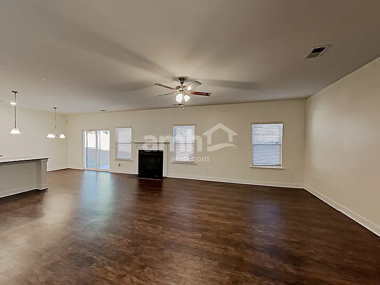 257 Makenna Dr — Photo 4