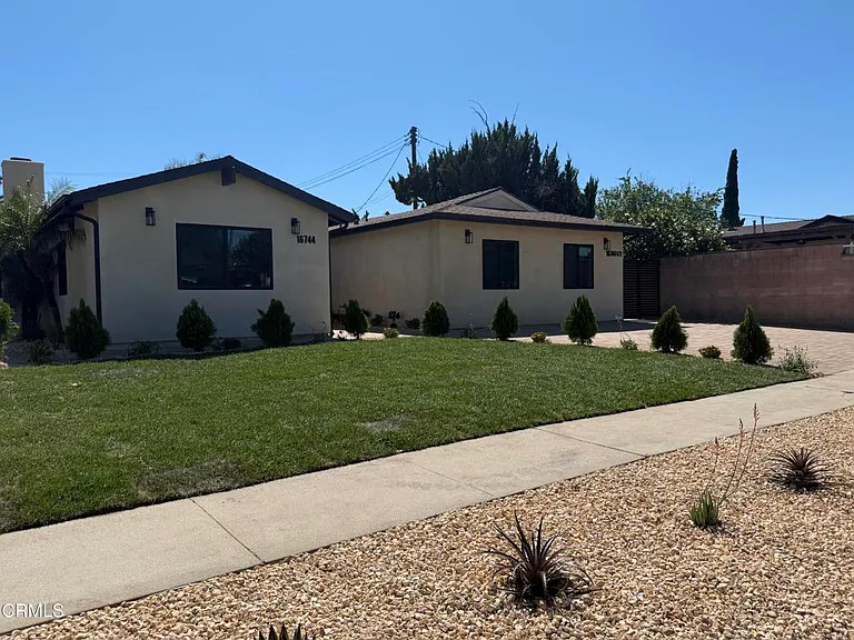 16744 Ludlow St — Photo 25