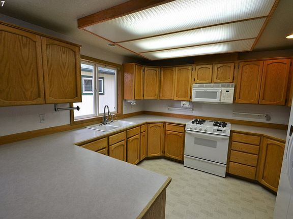 4th image of 13007 NE 95th St