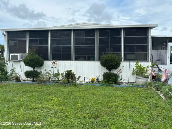 1056 Wood Ct NE, Palm Bay, FL 32907