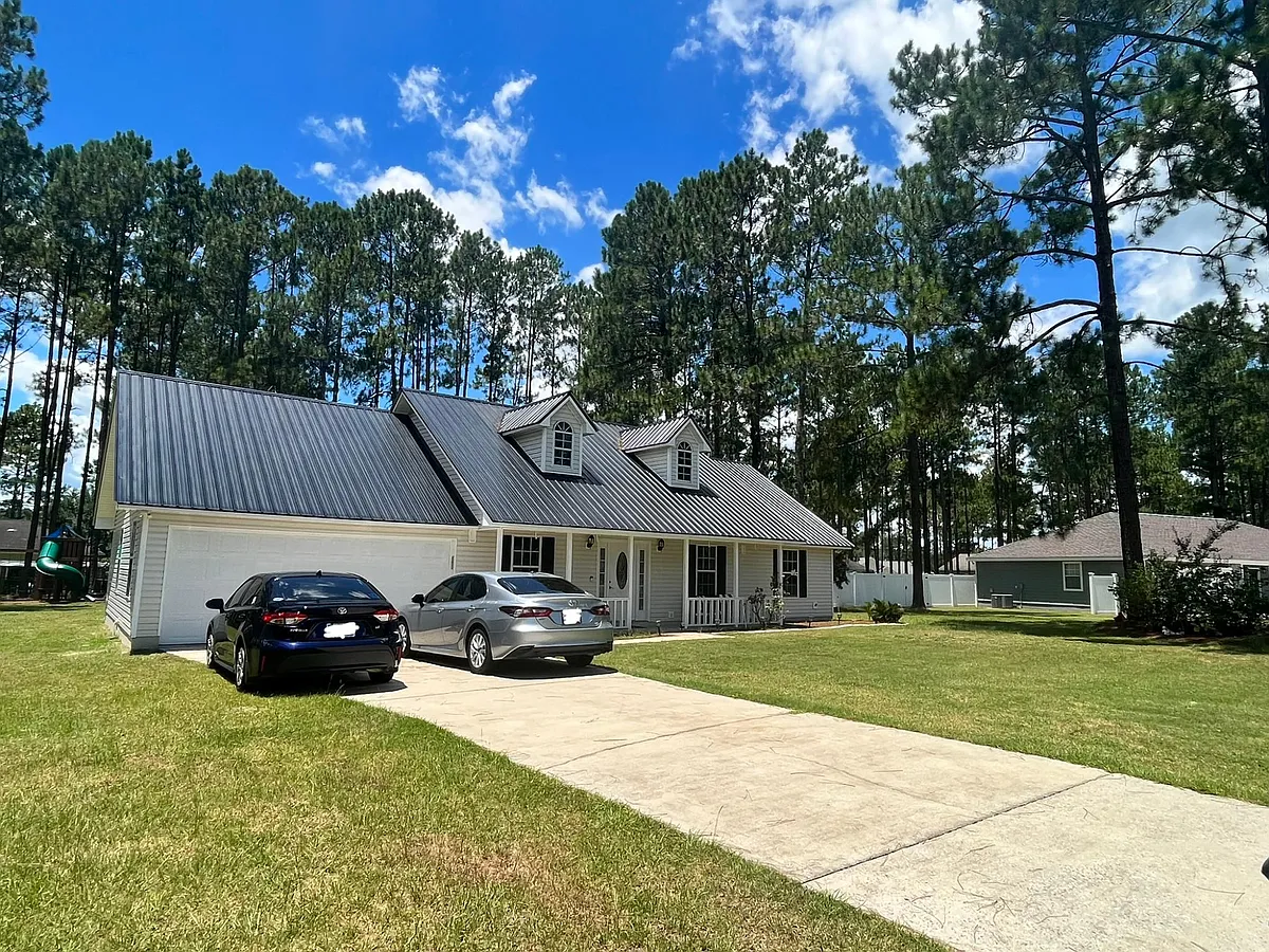 Building Photo - Pine Ridge Cir