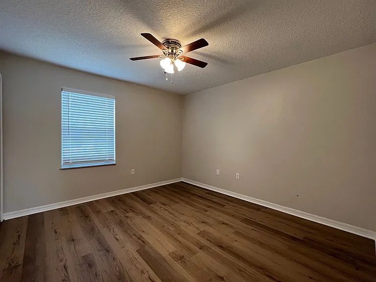 Village Park Townhomes | 2 & 3 Bedroom Apartments in Lady Lake, FL — Photo 17