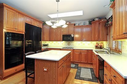 2nd image of 1346 N Yale Ave