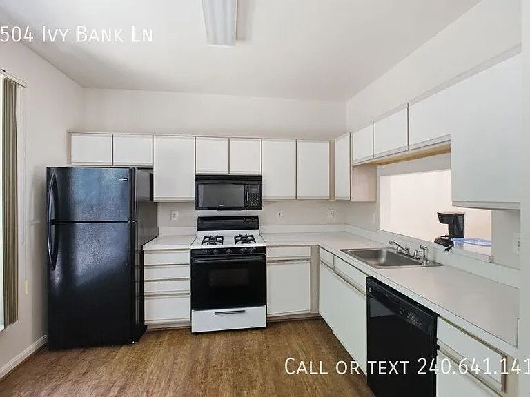 3504 Ivy Bank Ln — Photo 9