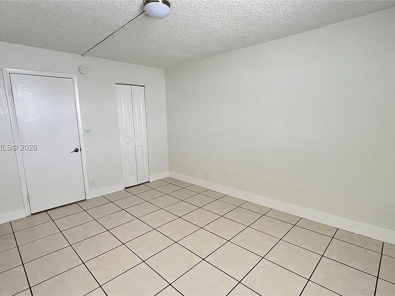 4550 NW 9th St #817E — Photo 9