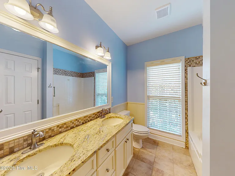 1140 Greenbriar Dr — Photo 27