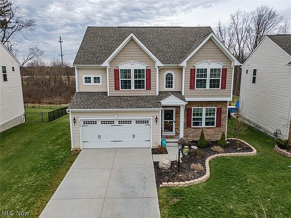 3rd image of 3229 Seneca Dr