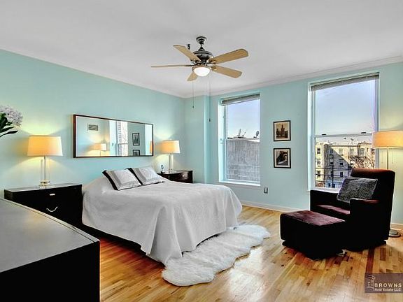 4th image of 1 Tiffany Pl APT 3J