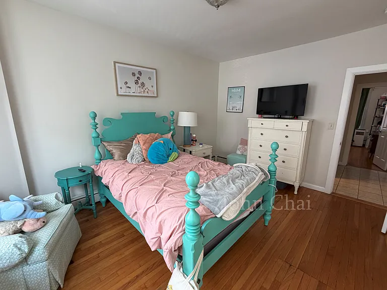 3 Sutherland Rd #4 — Photo 6