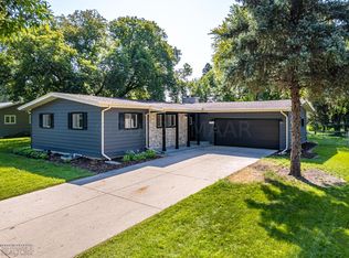 2408 W Country Club Dr S, Fargo, ND 58103