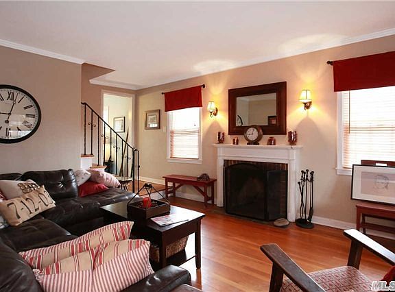 3rd image of 35 Woodside Ave