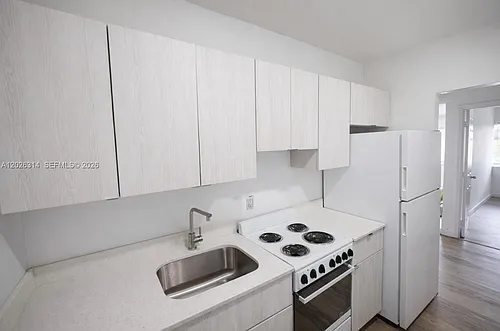 7600 Dickens Ave #2 Photo 1