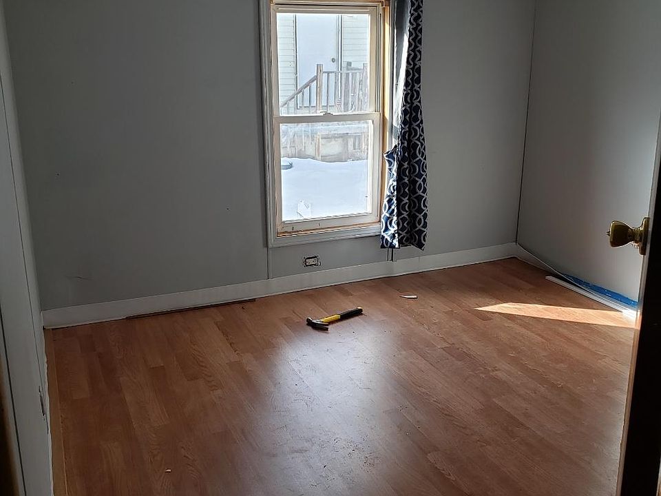 2nd image of 1133 Washington St
