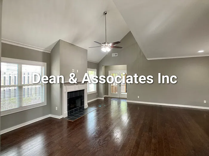 472 Lake Chelsea Way — Photo 6
