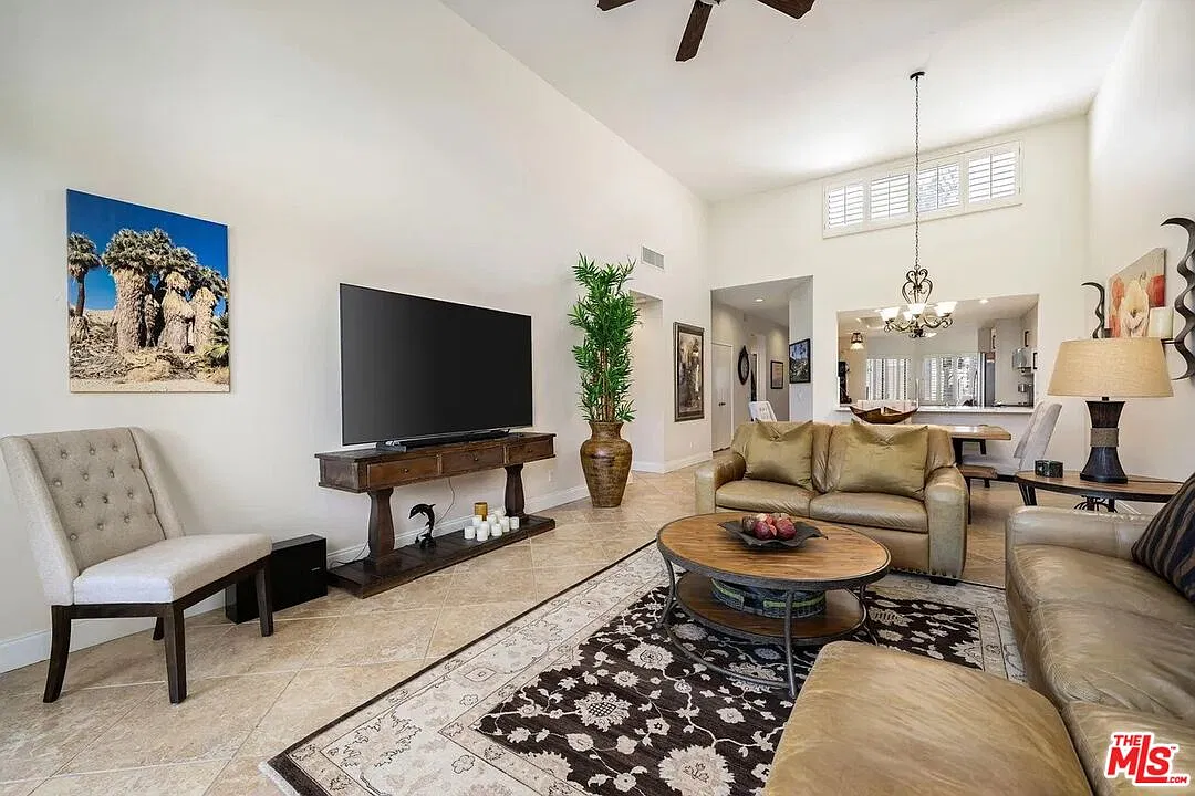 2 bed, 2.0 bath, 1549 sqft, $5,500 — Photo 2