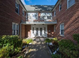 130 S Park Ave APT 1BB, Rockville Centre, NY 11570