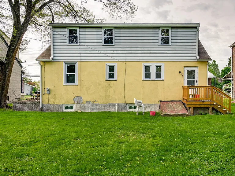 429 Manor Ave — Photo 23