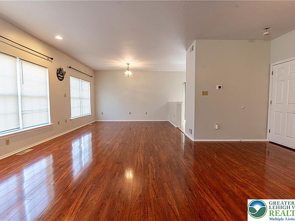 5th image of 8376 Scenic View Dr