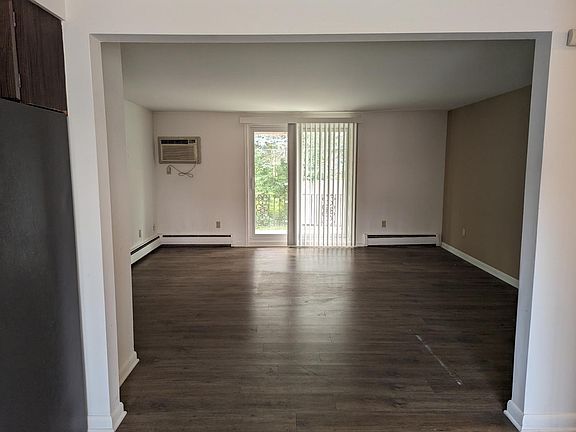 4th image of 16 Losson Garden Dr #1