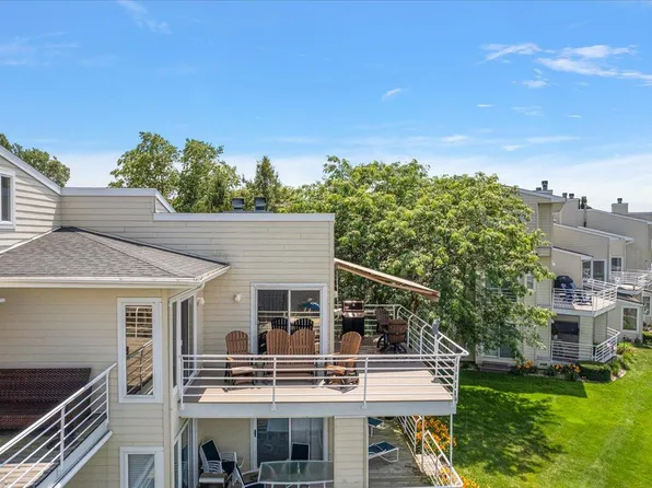 987 Lake St #6, Saugatuck, MI 49453