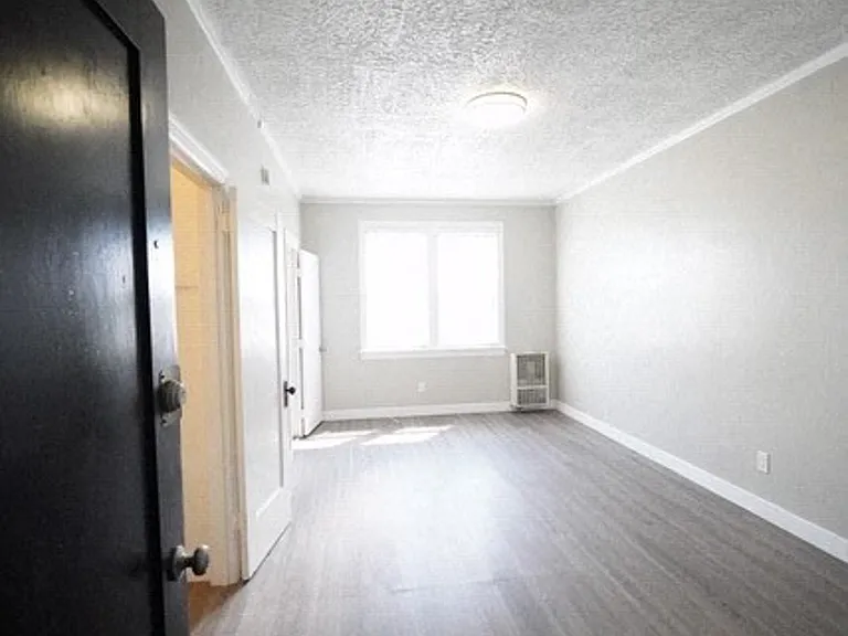 402 N. Soto St. — Photo 14