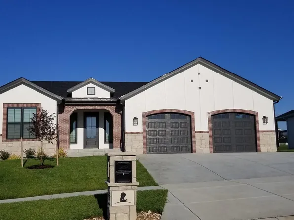 2523 SE Saturn Dr, Topeka, KS 66605