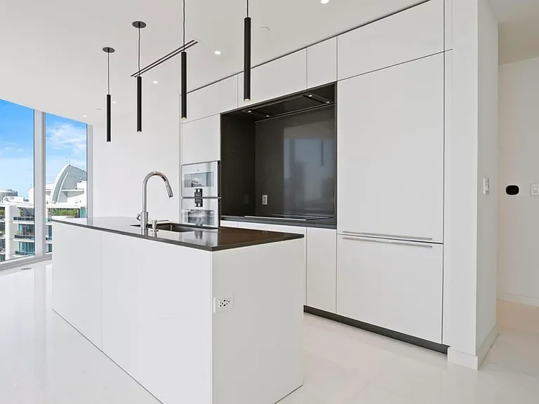 300 Biscayne Boulevard Way #5207 — Photo 3