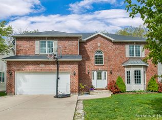 322 S Kingery Dr, Addison, IL 60101