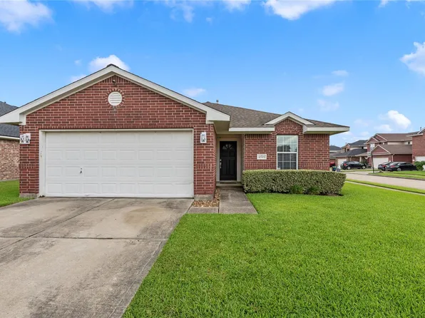 10819 Redwood Dr, Baytown, TX 77523