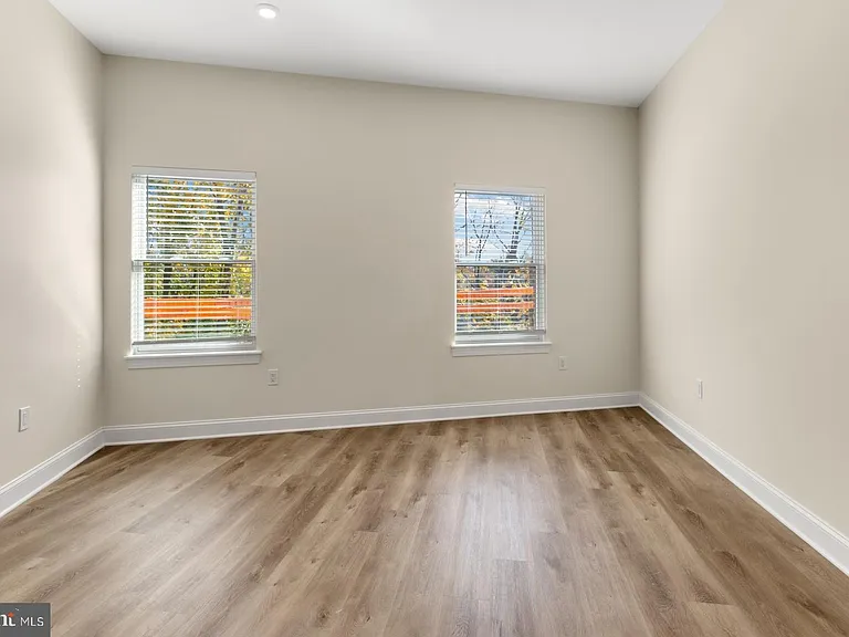 511 Gorgas Ln #E — Photo 11