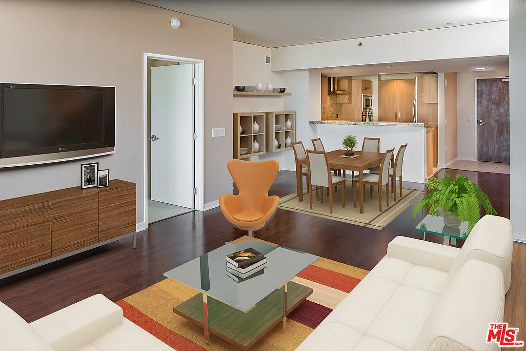 2 bed, 2.0 bath, 1584 sqft, $6,400 — Photo 2