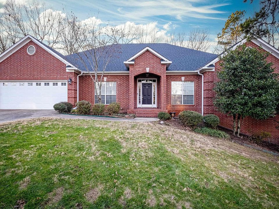1st image of 8 Carriage Creek Dr