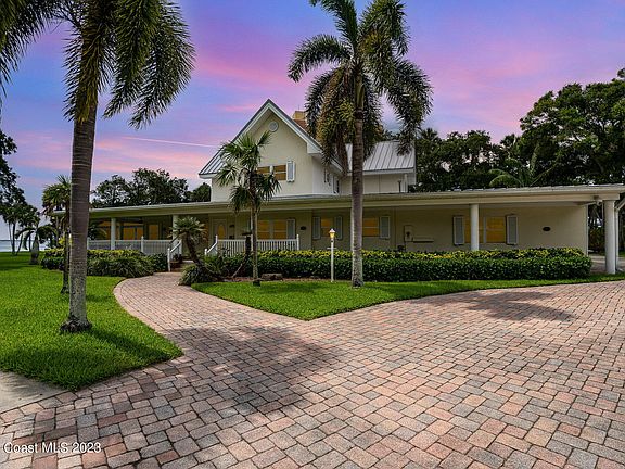 3rd image of 1321 Pineapple Ave