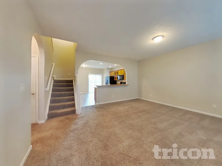 2027 Shadow Creek Blvd — Photo 3