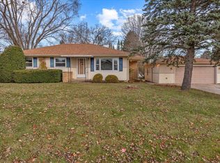 W156 Belleview Ave, Oconomowoc, WI 53066
