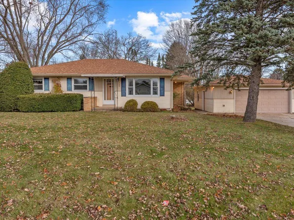 W156 Belleview AVENUE, Oconomowoc, WI 53066