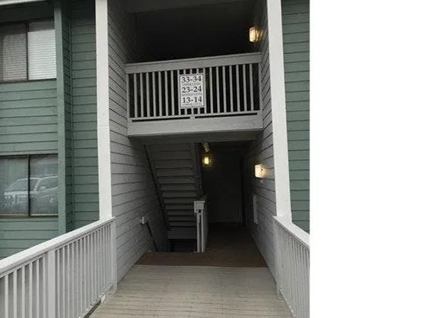 1319 S Puget Dr, Renton, WA